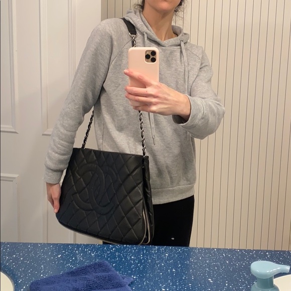 AUTHENTIC black Chanel handbag - Picture 8 of 8